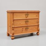 1070 6504 CHEST OF DRAWERS